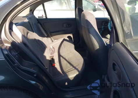 2000 Saturn Sl1 from USA, damaged, VIN 1G8ZH5284YZ101401